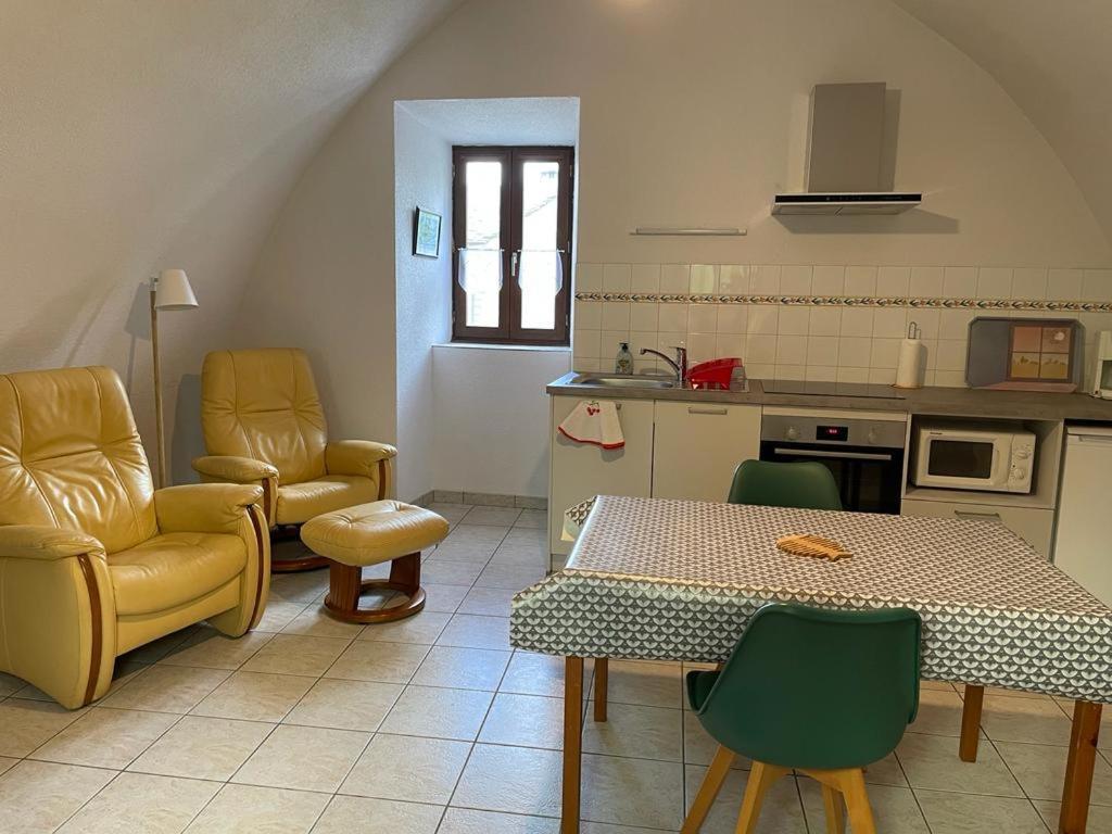 Gite Montalies Sévérac-le-Château Екстериор снимка
